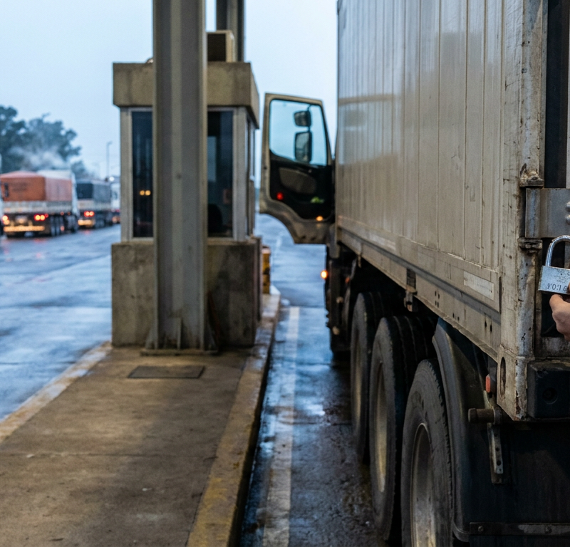 Capa do artigo: Transporte rodoviário internacional: como gerir riscos e previsibilidade no Mercosul
